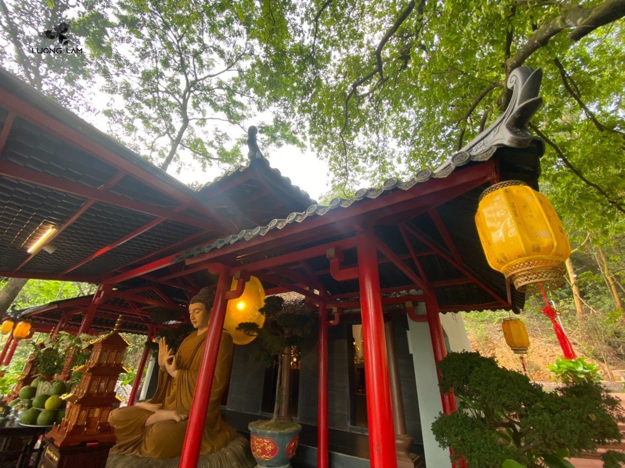 Hoàn thiện mái ngói nhựa âm dương tại Chùa Cây Thị mừng lễ Phật Đản